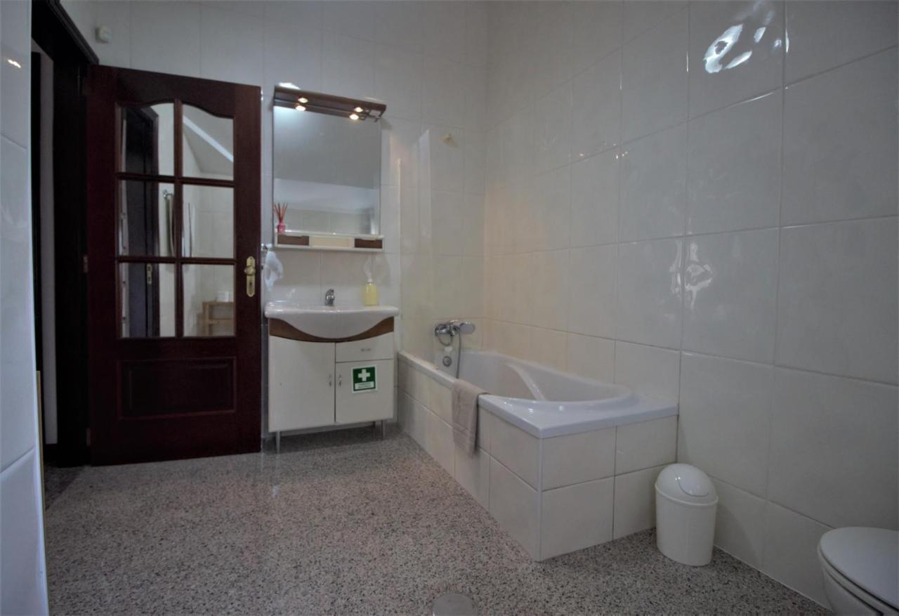 Rose Velvet Apartment Angra do Heroismo Ngoại thất bức ảnh